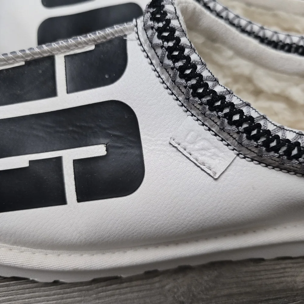 UGG Tasman Chopd Logo Leather White Black Mens Slip On Streetwear Preppy